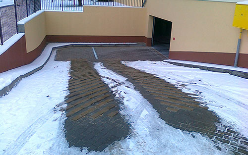 Garaż podziemny w budynku na osi.Wikana w Zamościu