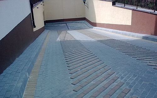Garaż podziemny w budynku na osi.Wikana w Zamościu